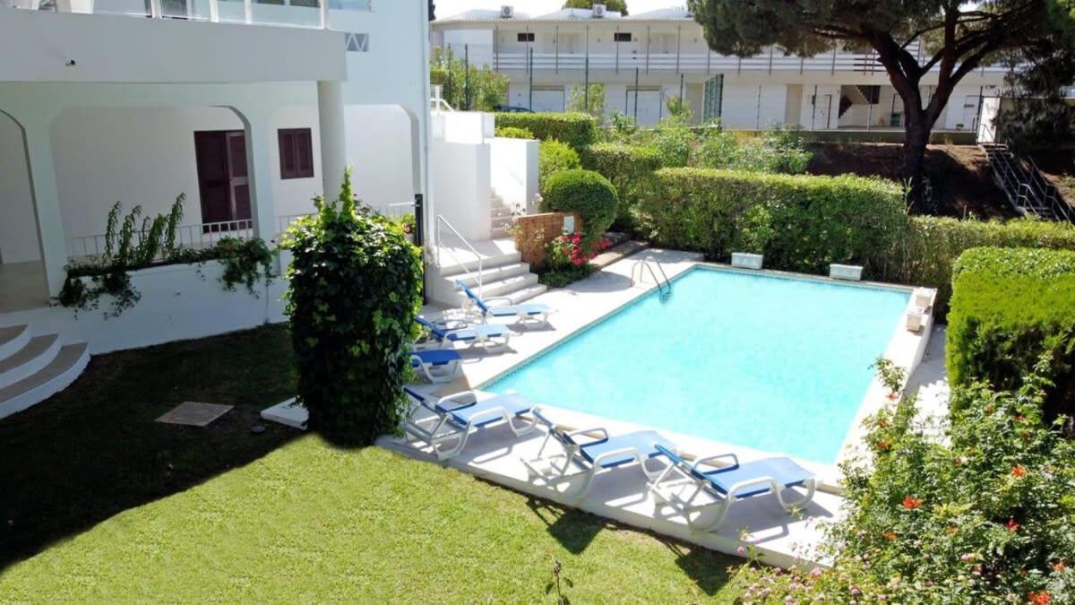 Villa Hibiscus, Great Location In Vilamoura, Lush Green Lawns And Garden Куартейра Екстериор снимка