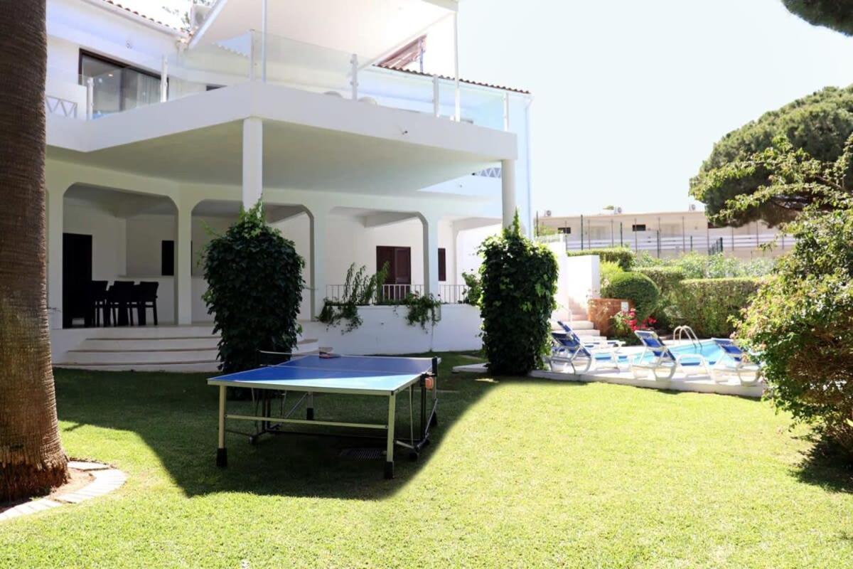 Villa Hibiscus, Great Location In Vilamoura, Lush Green Lawns And Garden Куартейра Екстериор снимка